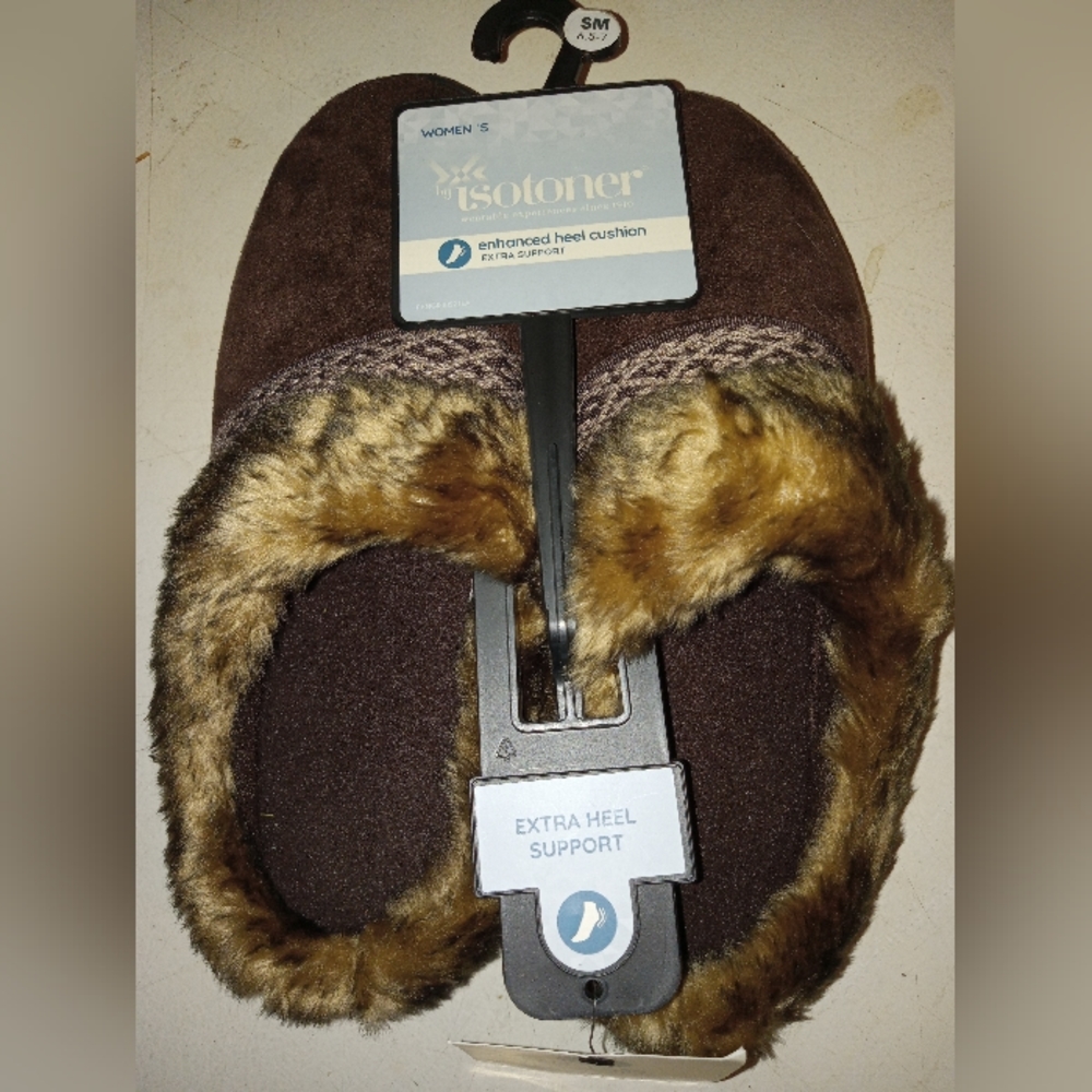 Isotoner slippers size 6.5-7